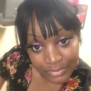 Meet your Posher, Cynthia